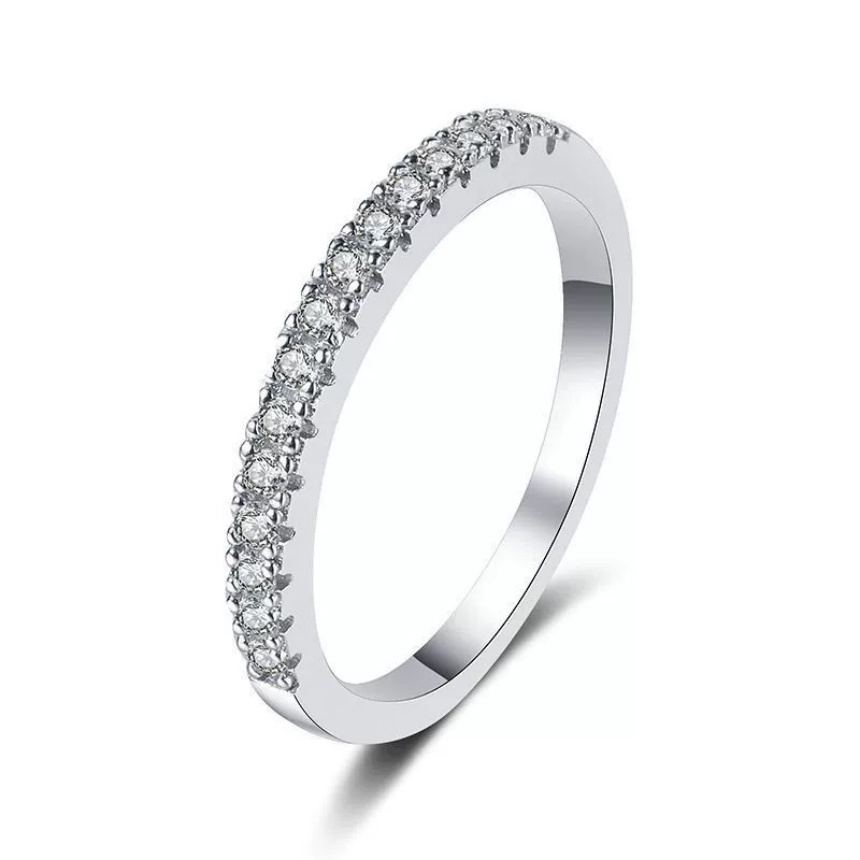 Bague Moissanite Bagues de créateurs pour femmes Bague en or Mode Vente chaude DiamondStudded Copper Crown Ring Ultra Sparkling Designr Instagram