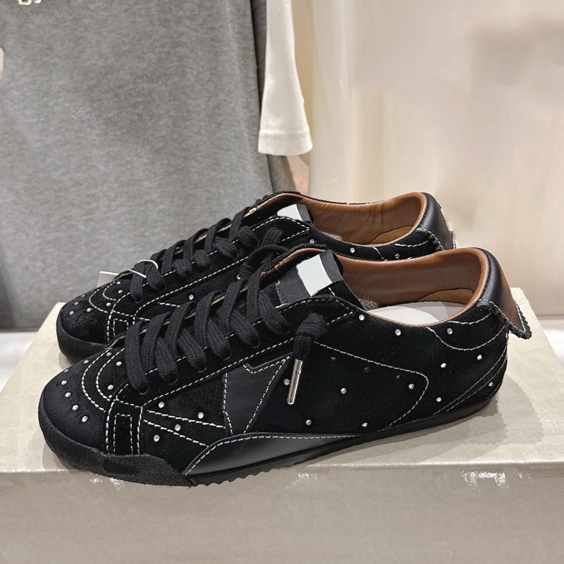 Womens Vintage Worn Out Effect Sneakers Designer Daily Outfit Glitter Star German Army Trainers Ladies Travel Flat Bottom Casual Shoes Rubber Outsol