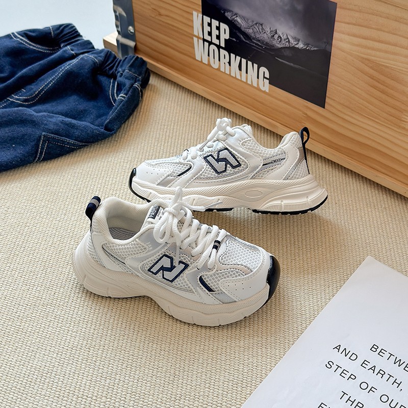 Designer 2026 Autumn Hot Fashion Children's Breathable Running Shoes Lightweight Soft Bottom Student Outdoor Sports Shoes