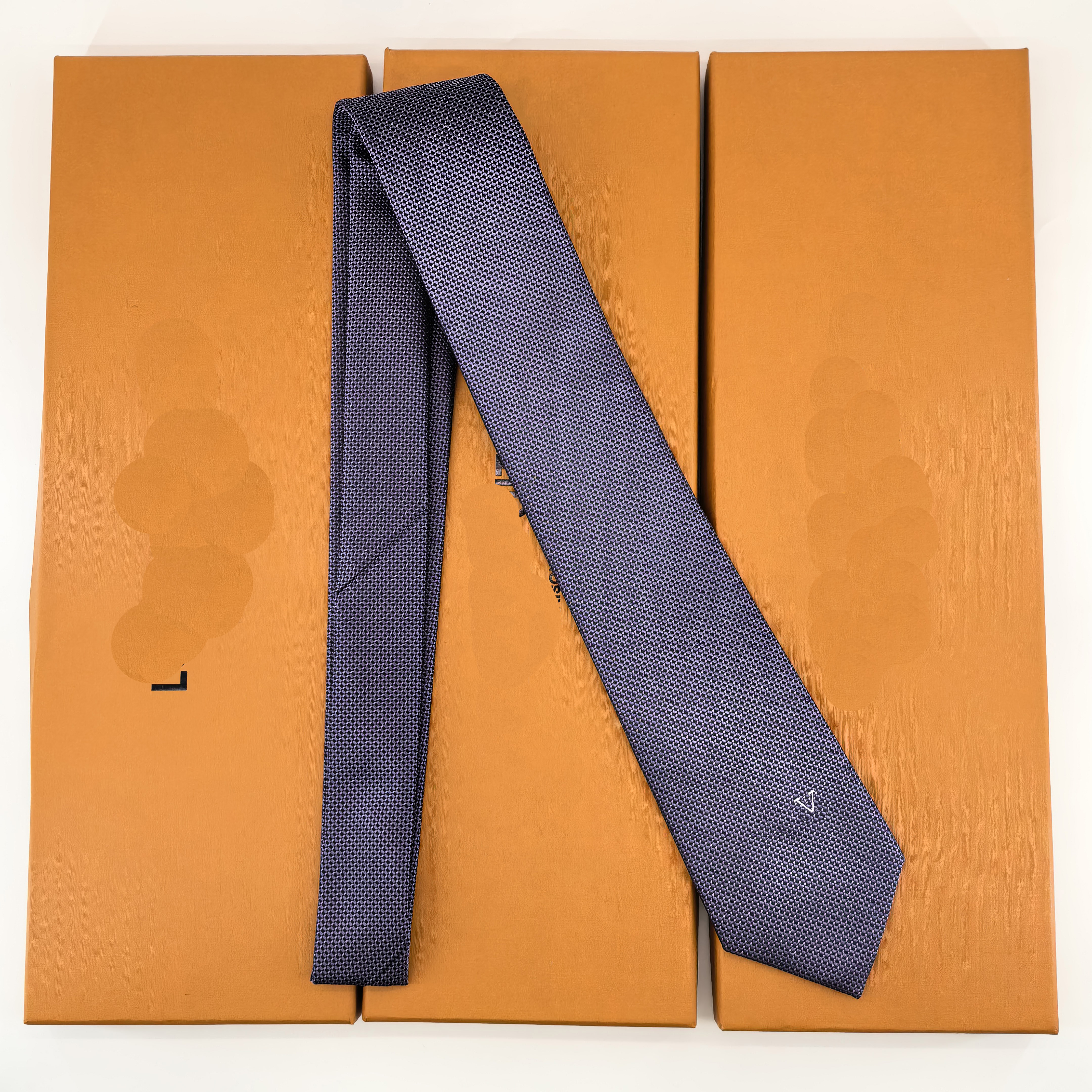 new high-quality, silk ties, luxurious ties, premium men's ties, brand ties, business versatile ties, fashionable designer handcrafted silk tie