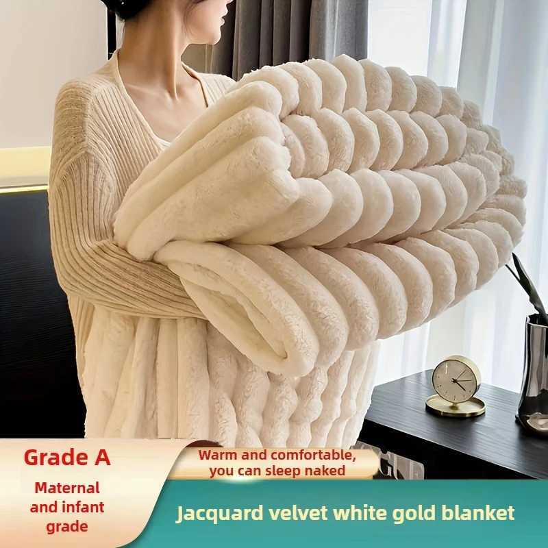 Luxury Soft Faux Rabbit Fur Throw Blanket Fluffy Warm Solid Color Plush Blanket for Sofa Bed Single Double Spring Autumn Plaid C2601020