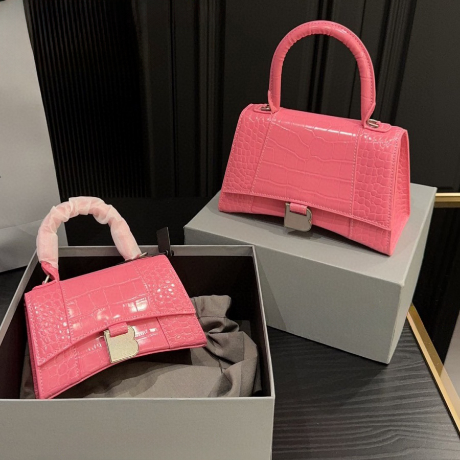 Designer Totes Sacs classiques Sac à bandoulière Sac à main Lettre Pochette de luxe Petit sac en cuir Sac à bandoulière à la mode Plaine Deux tai