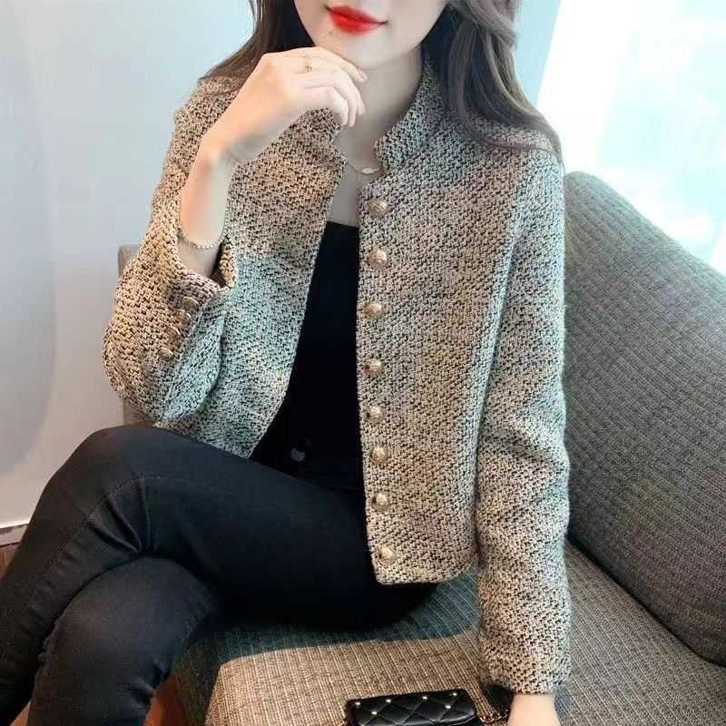 Manteau pour petite dame à la mode et élégant pour le printemps et l'automne 2025. Chemisier surdimensionné en tweed de nouveau style pour les pe