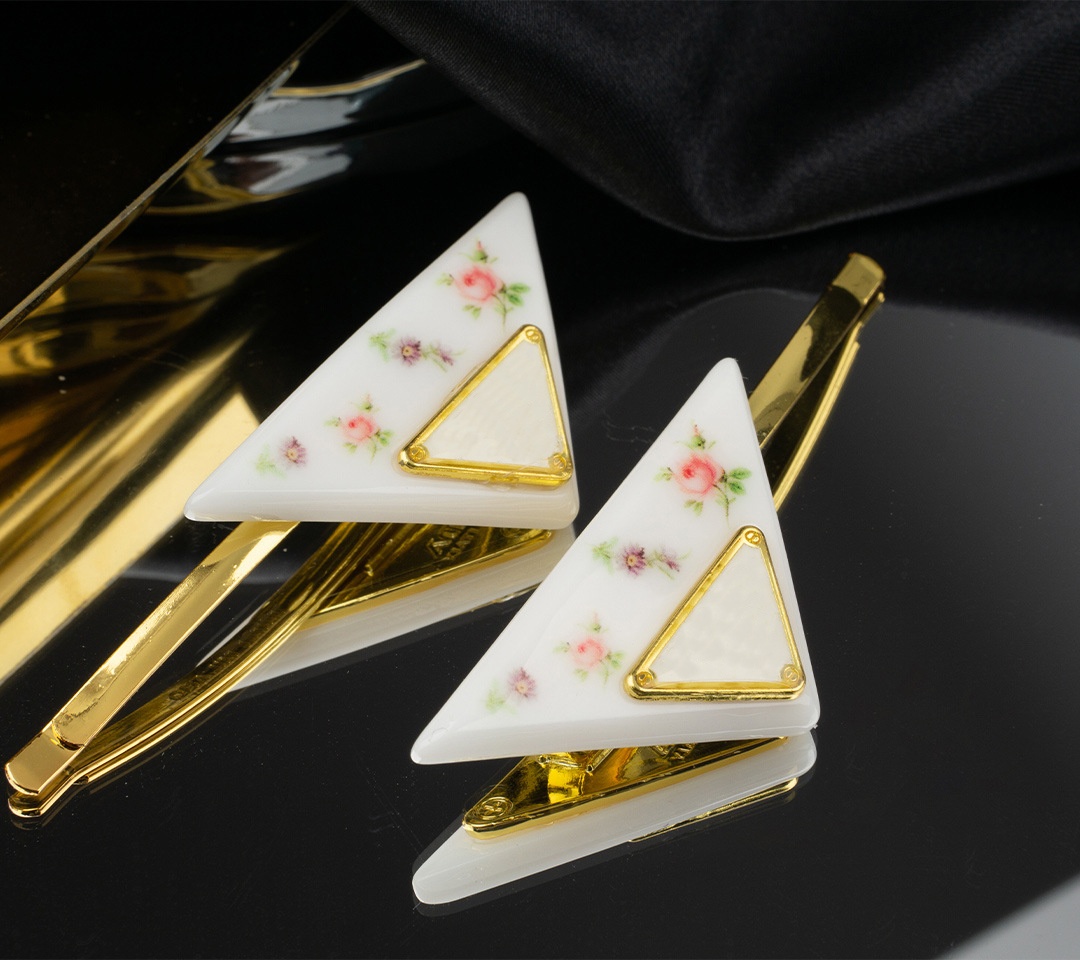 Fashion Acetete hair clips metal marks Triangle pattern Flowler Barrettes classic accessories backside with letter side clips 2pcs/Set party gift