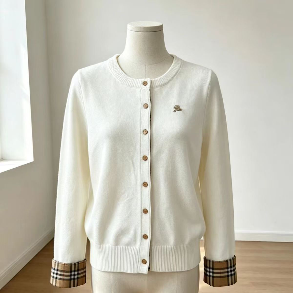 Retro patchwork autumn and winter design new plaid round neck long sleeved fashionable knitted jacket cardigan sweater top simple