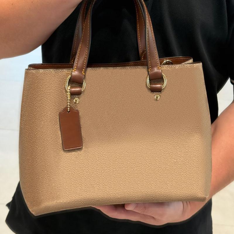 Sacs à bandoulière Vente chaude Livraison gratuite Style populaire Fourre-tout Sac à main pour femmes - Nouveau Design élégant imprimé à la mode