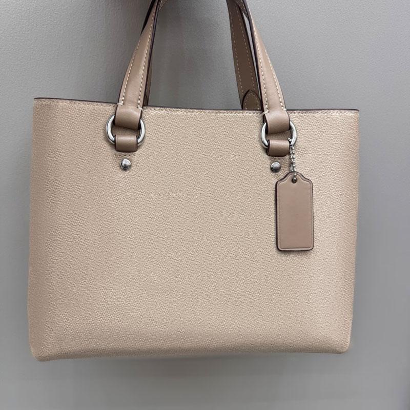 Luxury Designer Tote Bags Shoulder Free Shipping Portable Black Hobo 2026 Fashion Casual Large Capacity Lady Classic Crossbody Handbag purse Highend