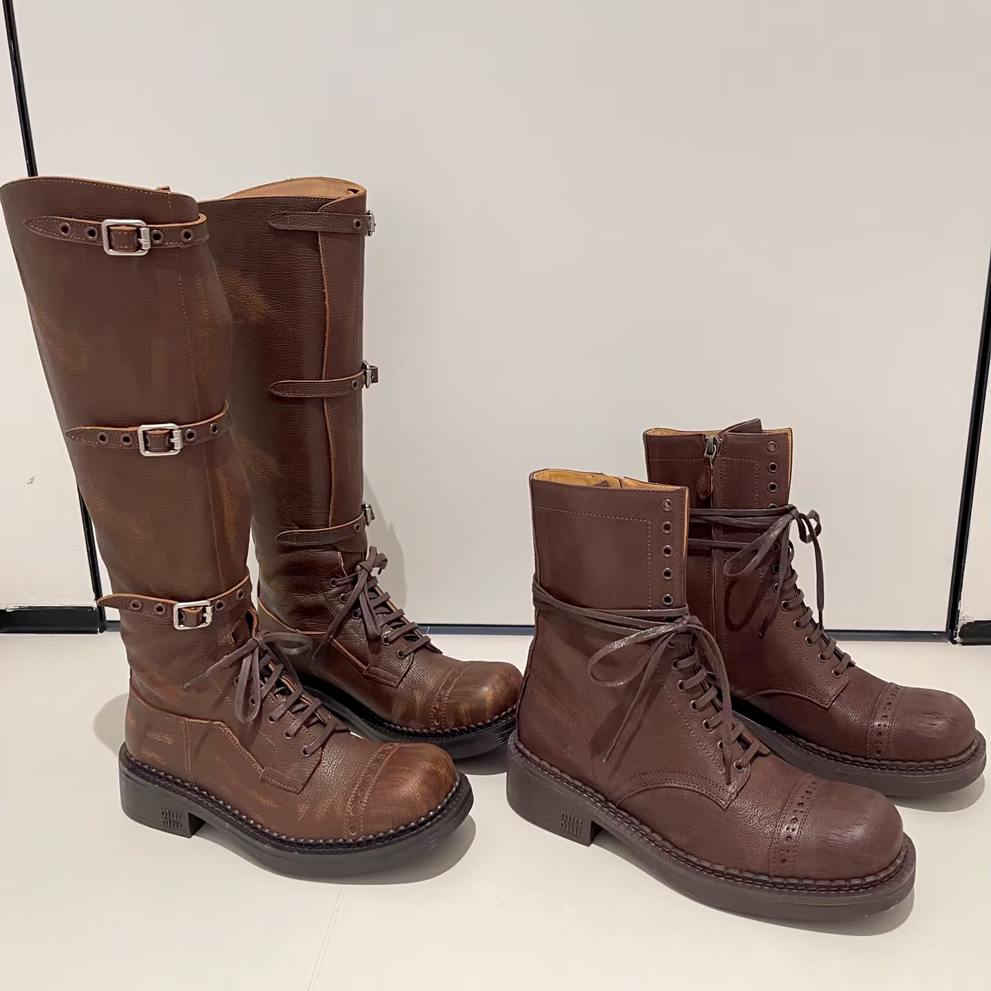 Designer Boots Martin Boot Short Sexy Long Snow boot belt fastener Vintage Roman Cocoa Brown Motorcycle women luxury casual Fashion Cowhide booties