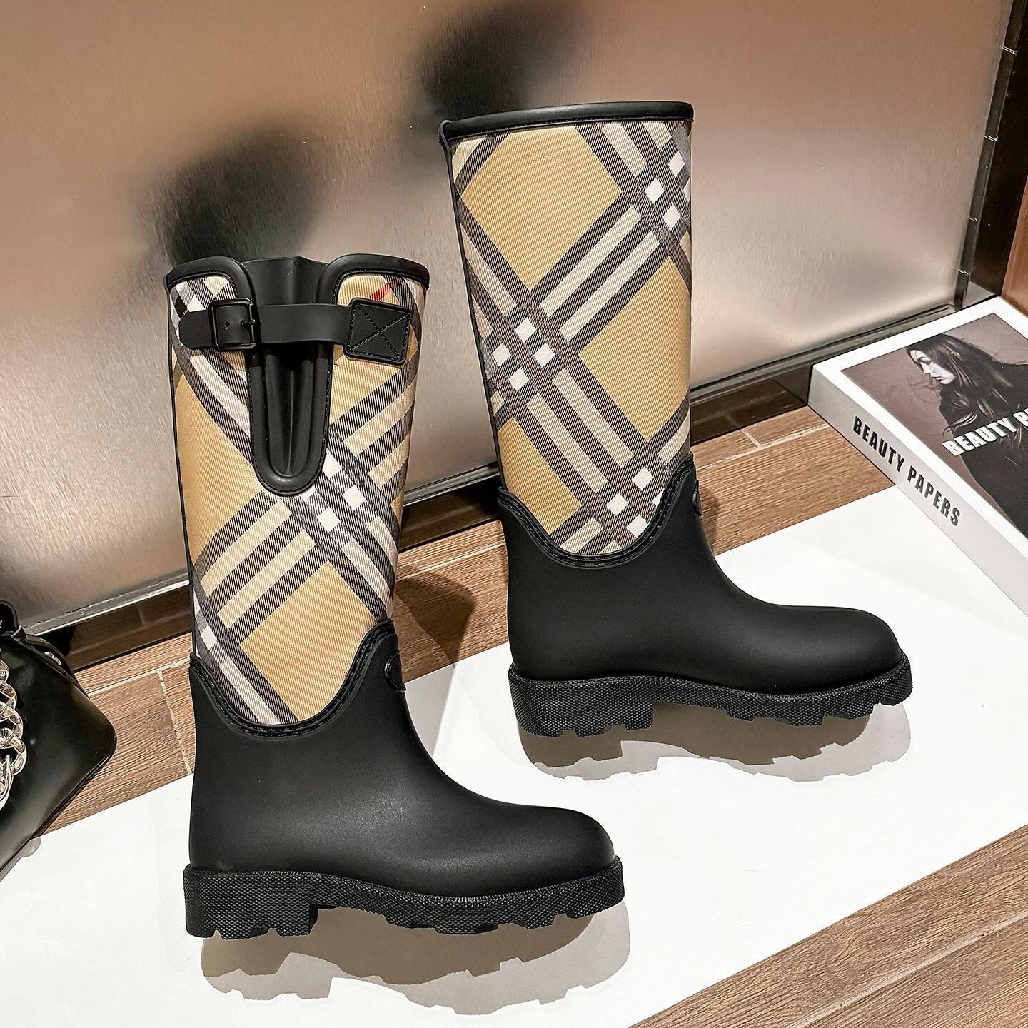 plaid stripes Short boots Designer Soft Ankle Boot Snow Canvas High luxurys Blueberry booties platform Winter Rubber Rain shoes Outdoor hike women B