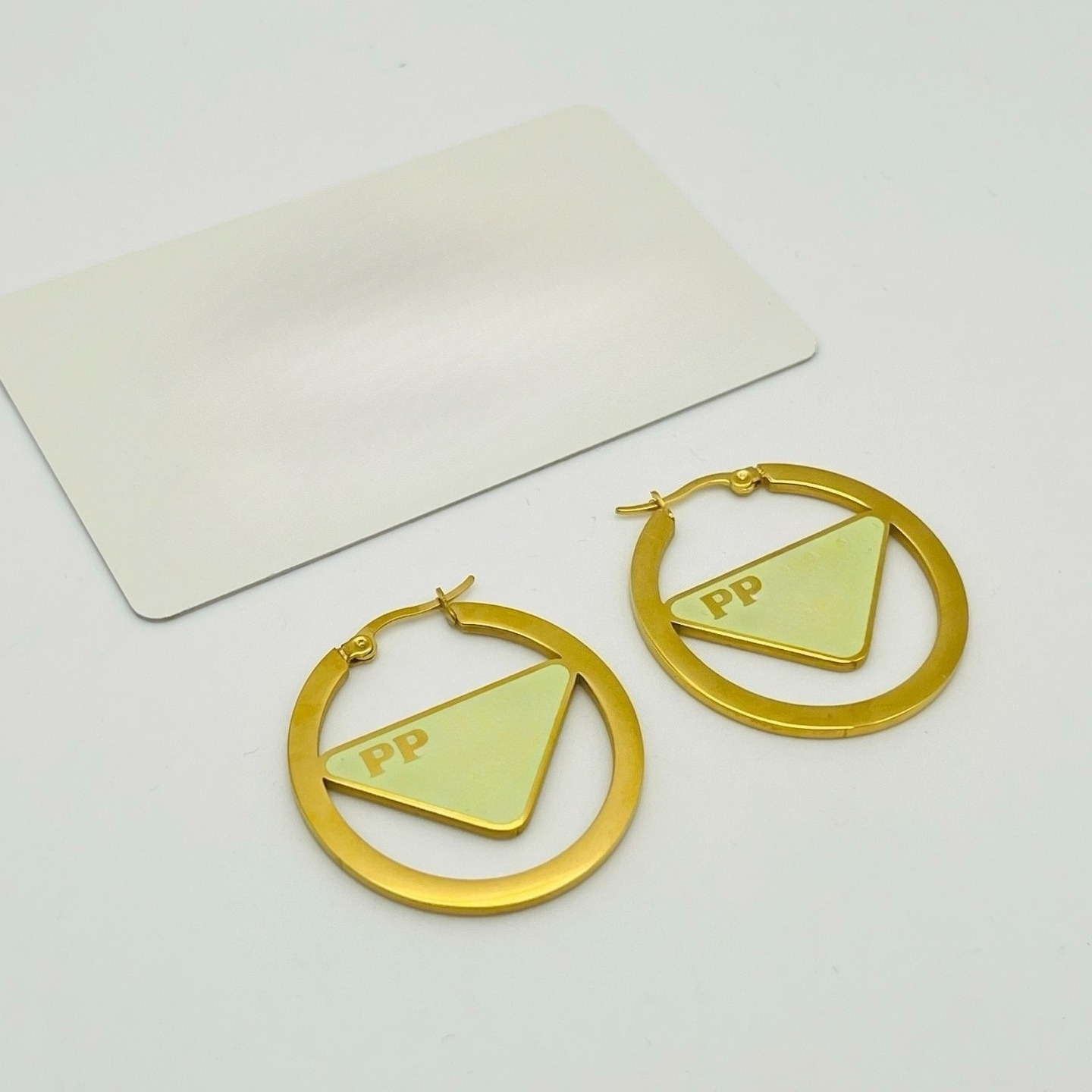 Designer Brand Hoop Earrings Famous Womens 18K gold plated Round Earring High Quality Metal Ear Stud Wedding Jewelry Accessory