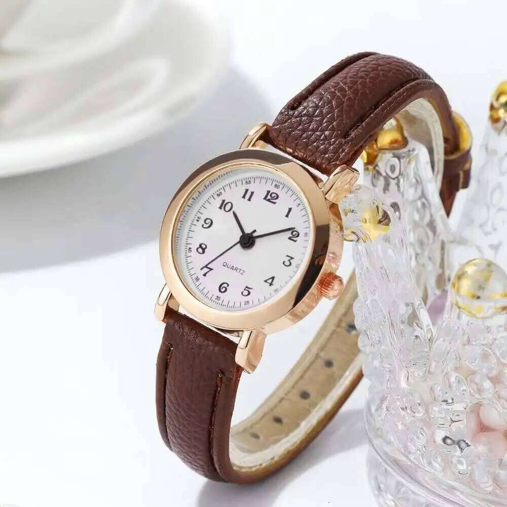 Fashion Small Dial Women es Casual Leather Strap Analog Quartz Wrist Girls ClockWithout Box H260228-image-1095902610