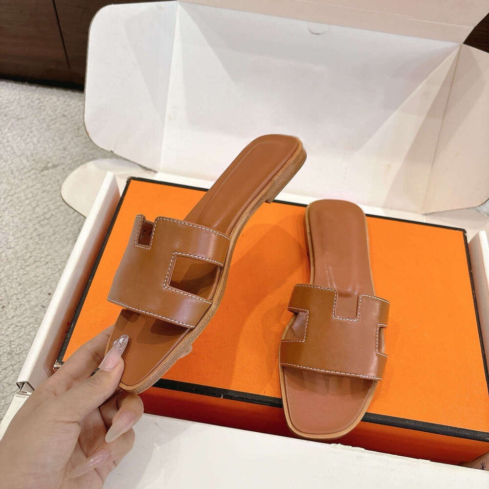 Designer Slippers New style Summer sandal Outwear Leisure Vacation Slides Beach Flat Slippers fashion Genuine Leather Shoes for Women Party Weddi-image-916218765