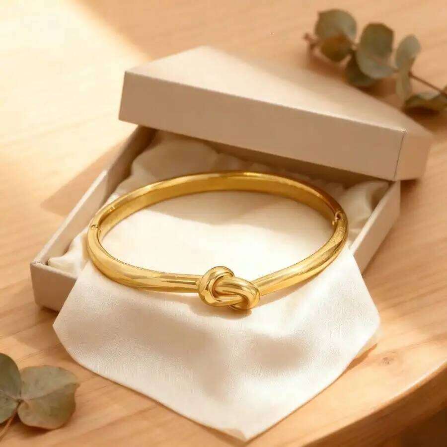 Anti allergy fashionable and elegant gold knot bracelet, daily wear, Valentine's Day gift, local warehouse, clearance. XJ260302-image-1095951415