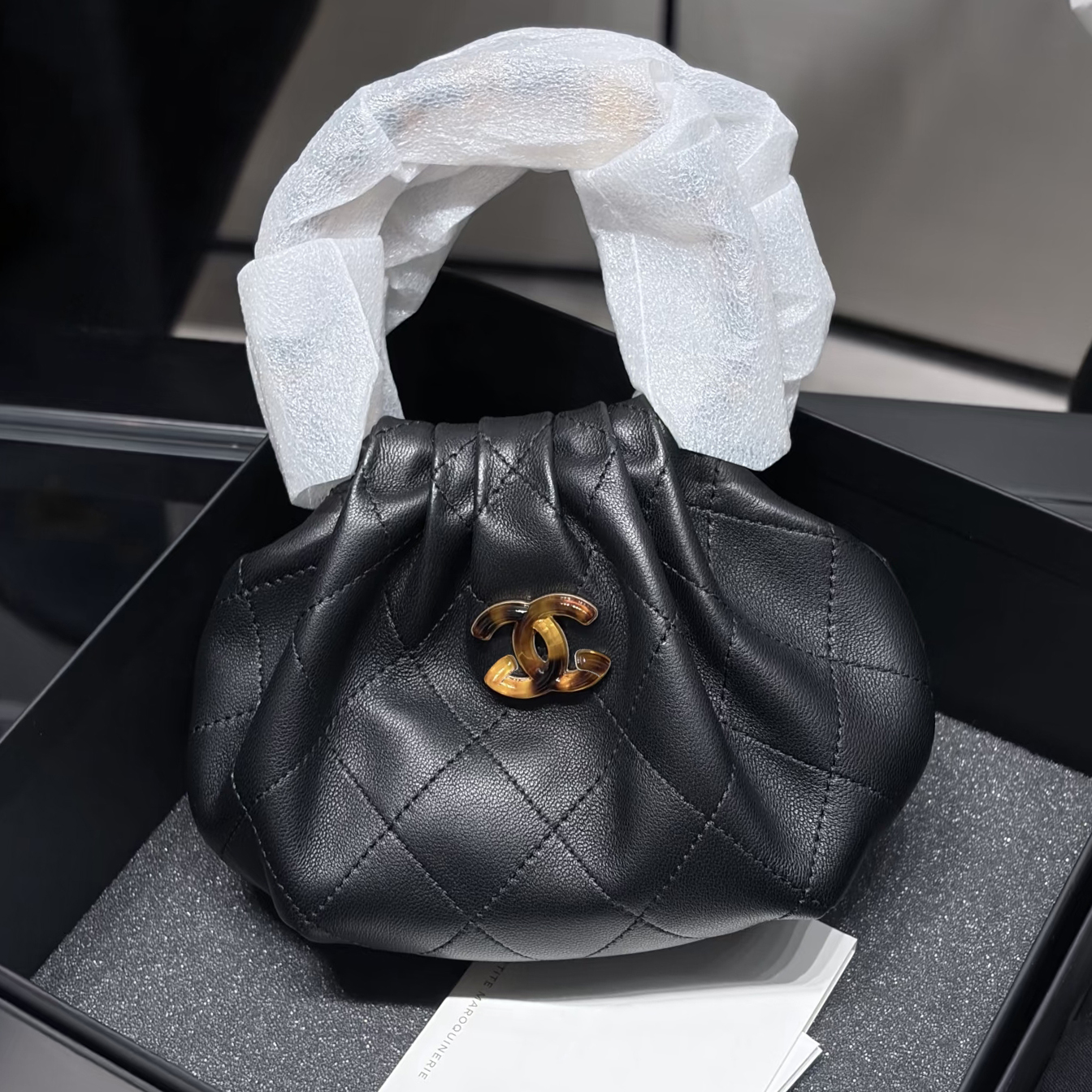 Sacs à main de créateurs Sacs à main de luxe Portefeuilles pour femmes Pochettes Sacs Yuanbao de haute qualité en trois tailles Grand Moyen Petit