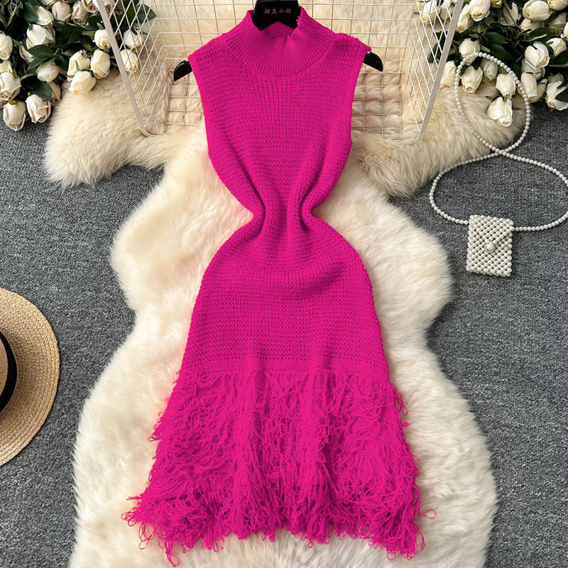 (89) Robe tricotée sans manches de conception Simple pour femmes, style d'été, bords effilochés, coupe ajustée, jupe courte sexy