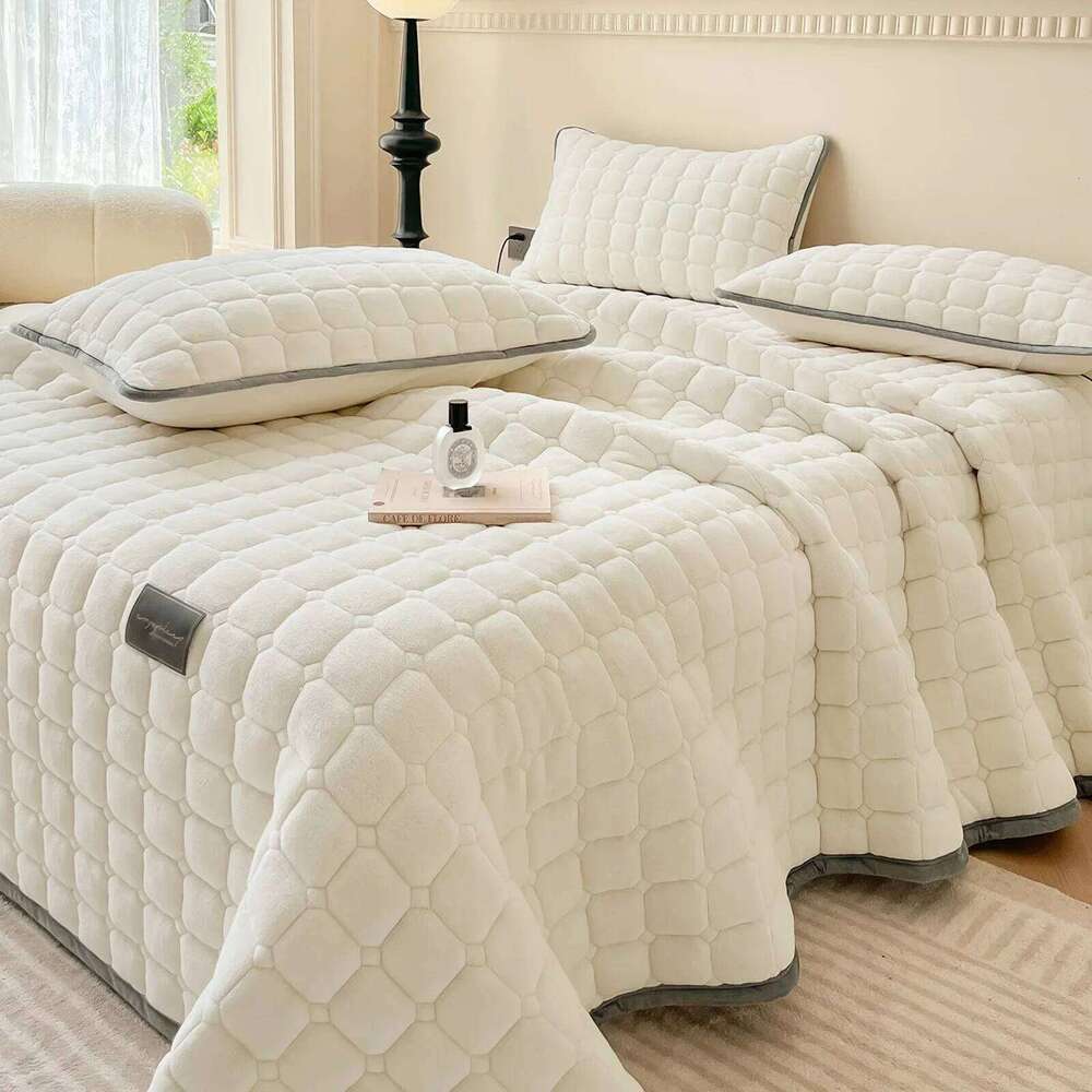 Luxury Quilt King Size Lightweight Velvet Comforter Oversized Bedspread Coverlet Quilted Bedding Set 2 Pillowcase C260304-image-1096263717