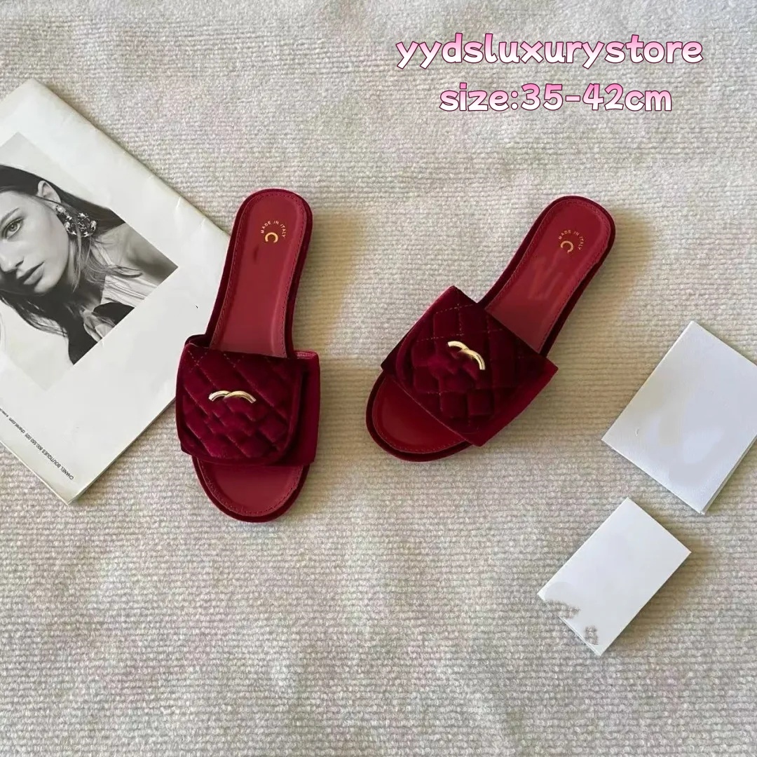 2026 Designer sandals New Arrival Women Casual Flat Sandals Beach Slippers Luxury Single Shoes with high quality Multiple Colors Available