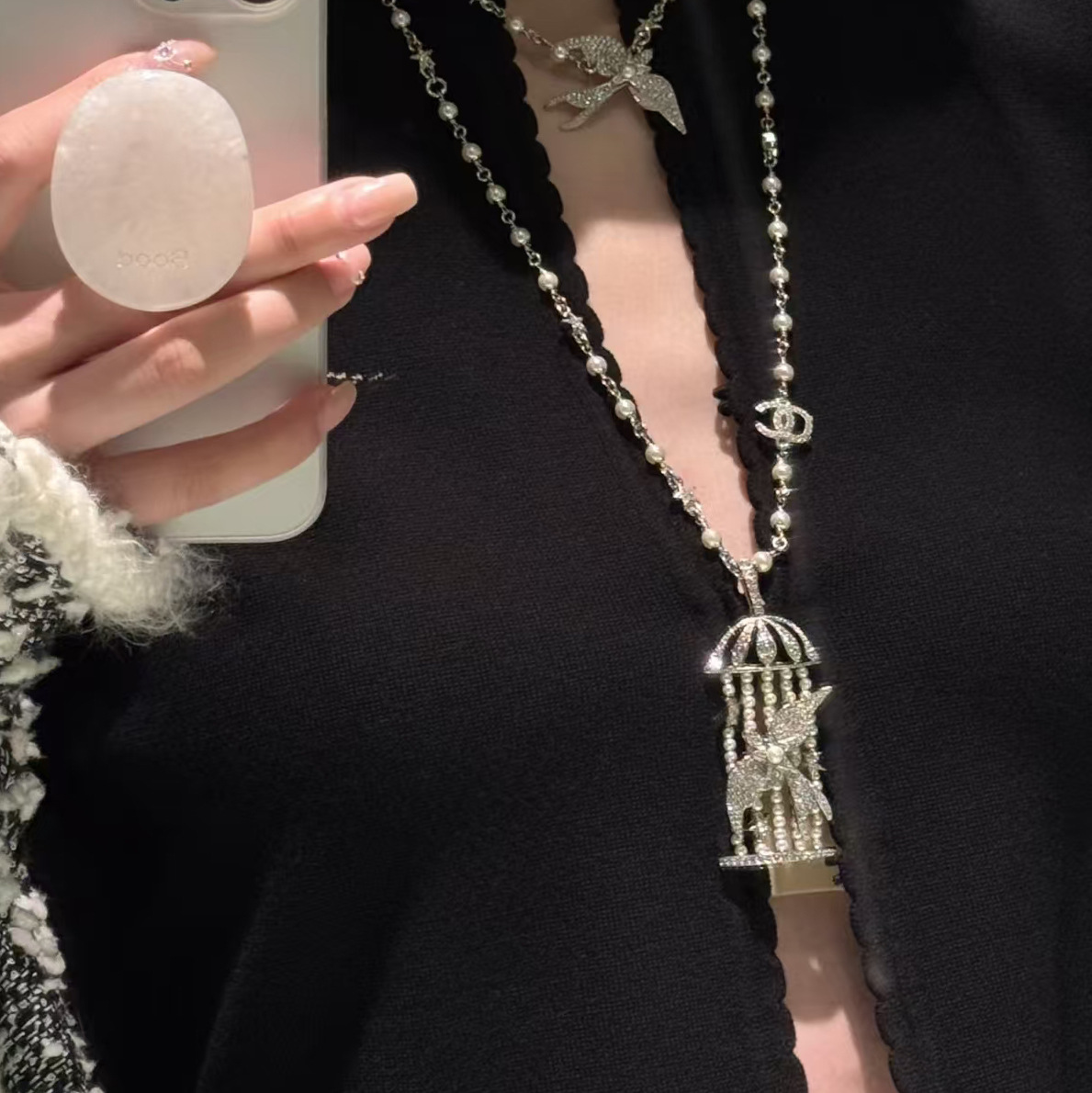 Designer birdcage full of diamonds, flying bird necklace, fashionable and classic, suitable for any formal occasion, high-quality jewelry party gift