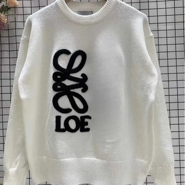2025 winter women's trend round neck black and white embossed letter Knitted Sweater new loose and thin sweater
