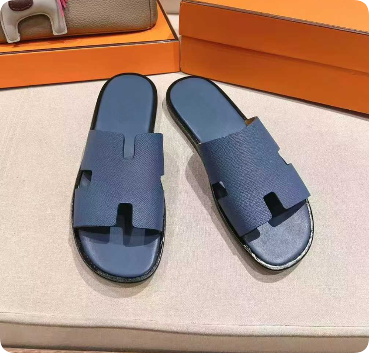 Designer Izmir Slide Sandales de pantoufles pour hommes Sandales de luxe en cuir de veau pour hommes Mules Slider À la mode Été Plage Maison Appa