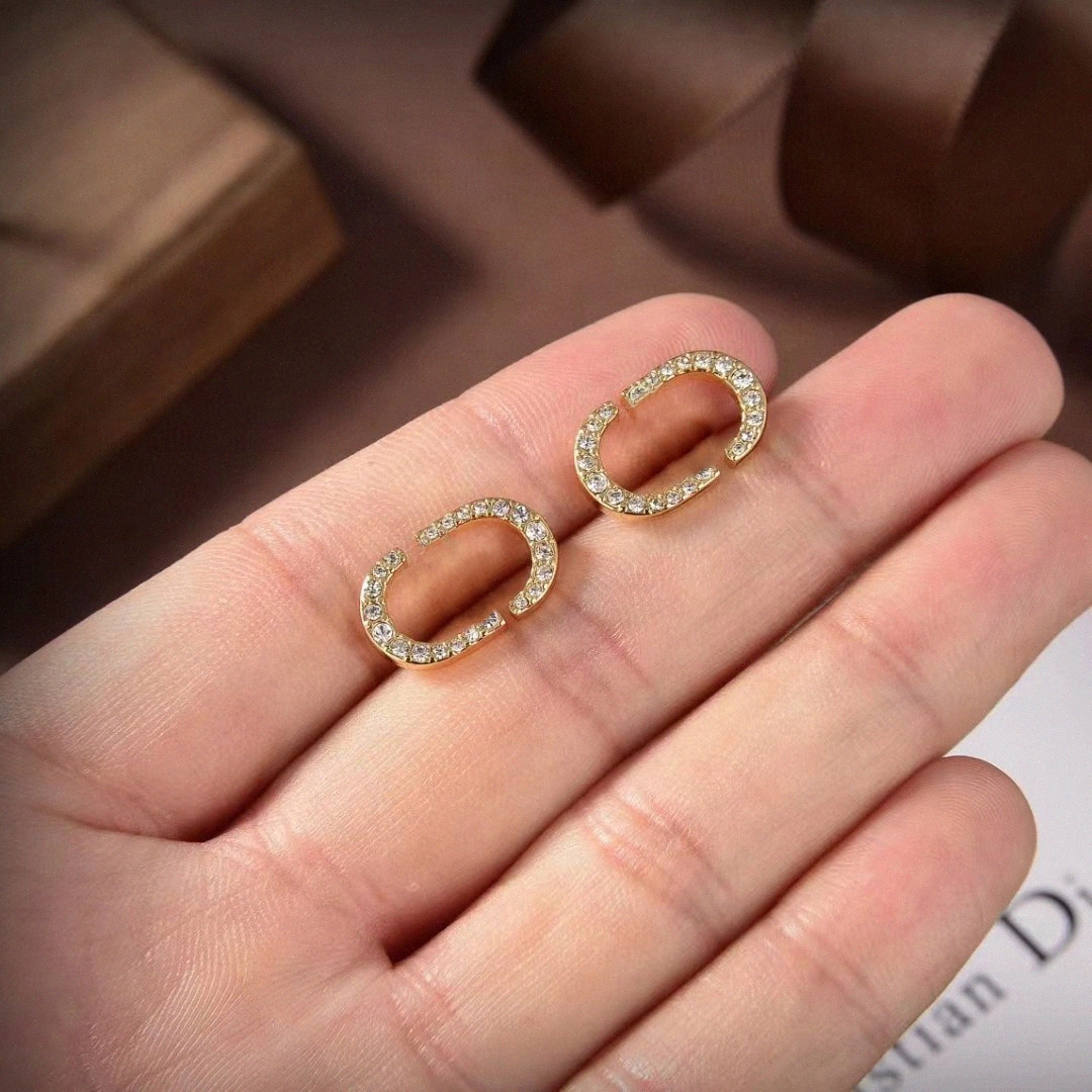 Boucles d'oreilles en diamant 18 carats Boucles d'oreilles de créateurs de perles Femmes Designer Bijoux Classique Mode élégante en acier inoxyda