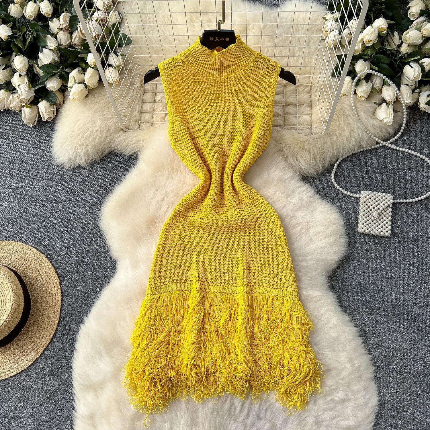 (427) Robe tricotée sans manches au design Simple pour femmes, style d'été, bords effilochés, coupe slim, jupe courte sexy