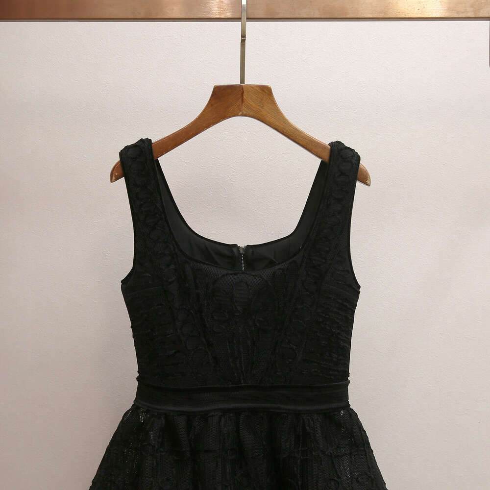 Spring and summer new product series featuring elegant Hepburn style high-end a12 mesh embroidered waistband A-line fluffy dress