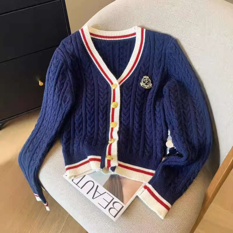 Vintage College Style V-Neck Color-Block Knitted Cardigan 2025 Autumn Winter New Fashionable Slimming Cable Knit Sweater Jacket For Women