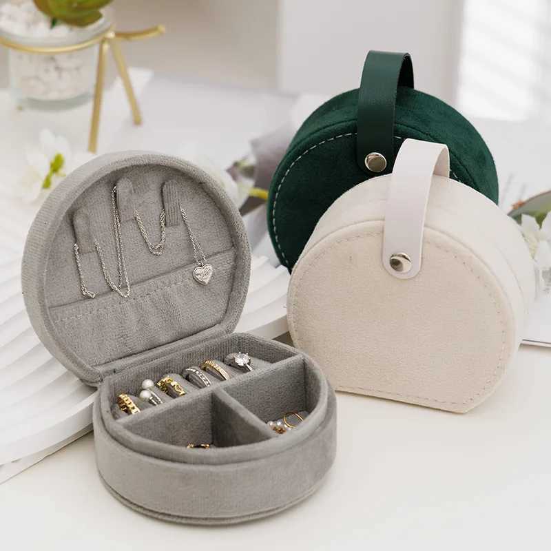Portable jewelry box flannel mini portable cute box necklace rings earrings studs jewelry jewelry storage box C260309-image-1096801199