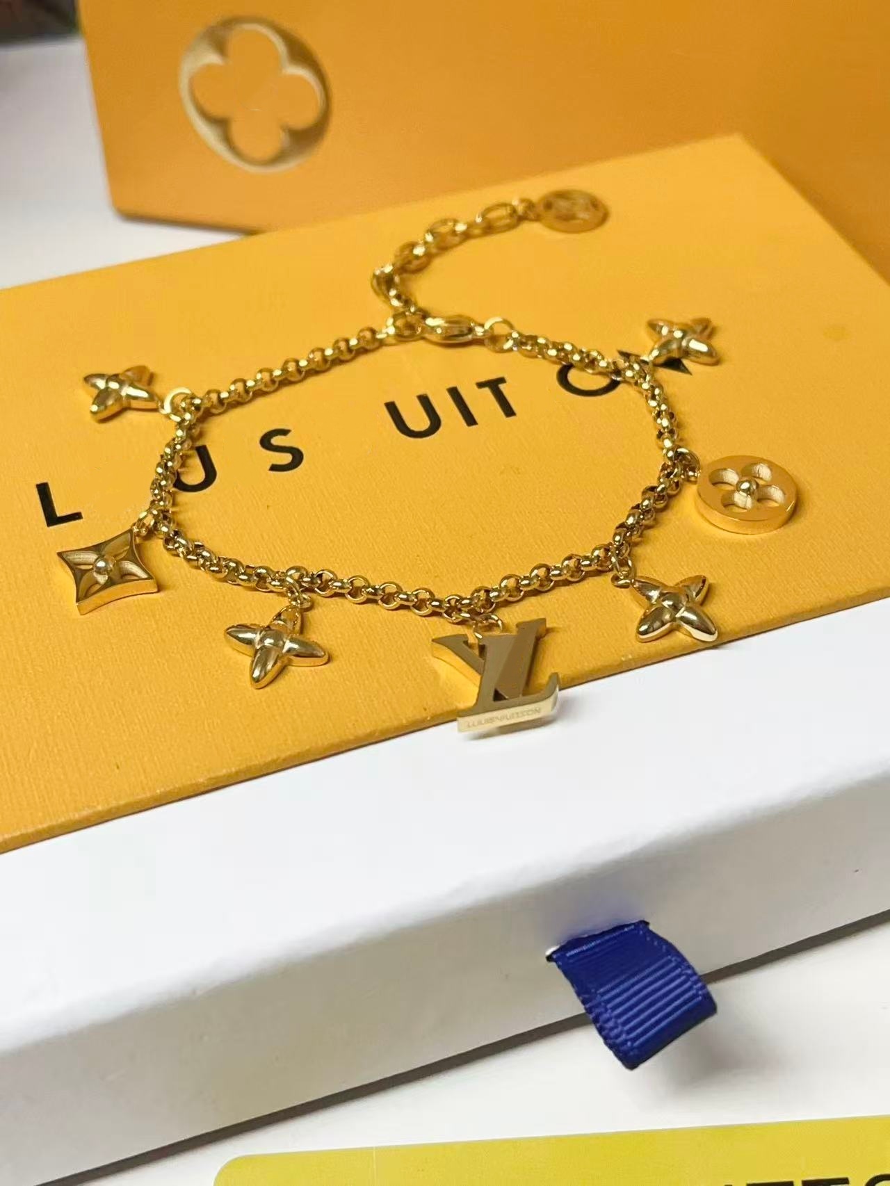 designer bracelet women vintage letter Leather clover bracelet 925 gold Silver plated Cuban charm bracelet accessories louise bracelet birthday Gift