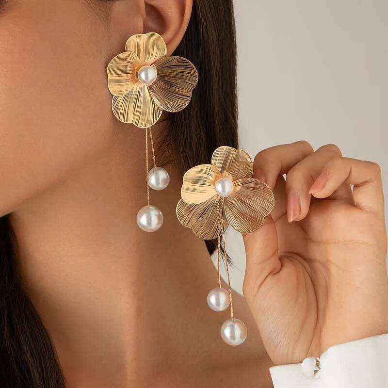 Romantic Flower Petal Long Tassel Drop For Women 2025 Trend Imitation Pearl Hanging Piercing Earrings Wed Jewelry Gift H260309-image-1096882519