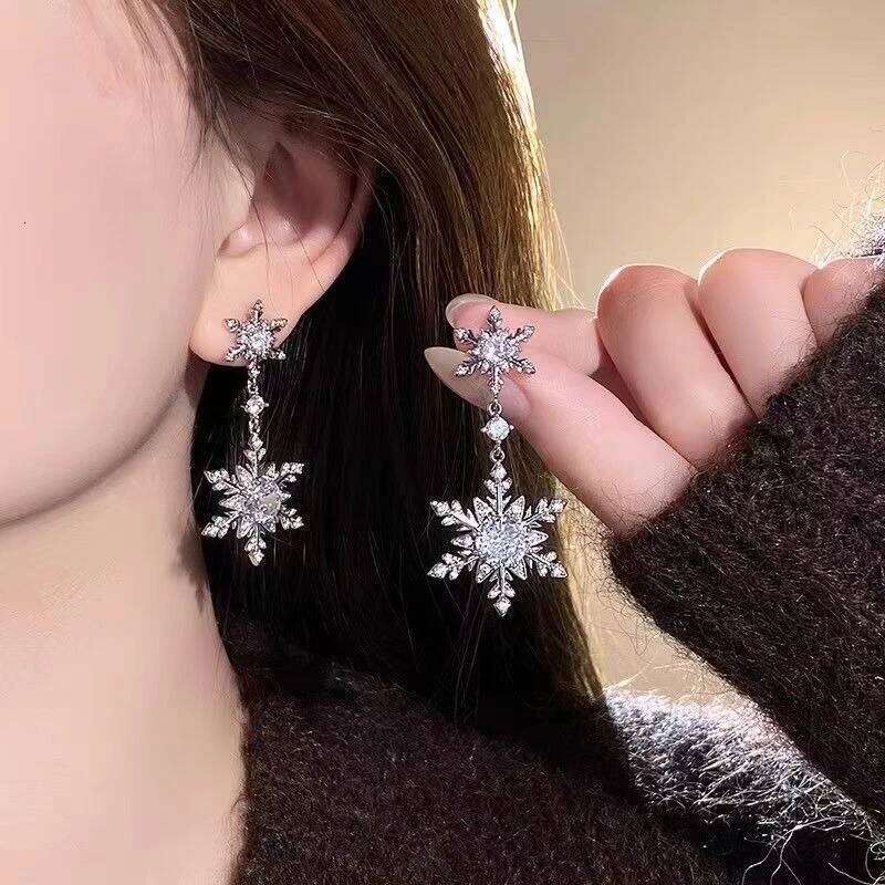 Double flocon de neige scintillant Zircon plein diamant doux Ins tempérament à la mode Niche lumière luxe Design boucles d'oreilles H260309