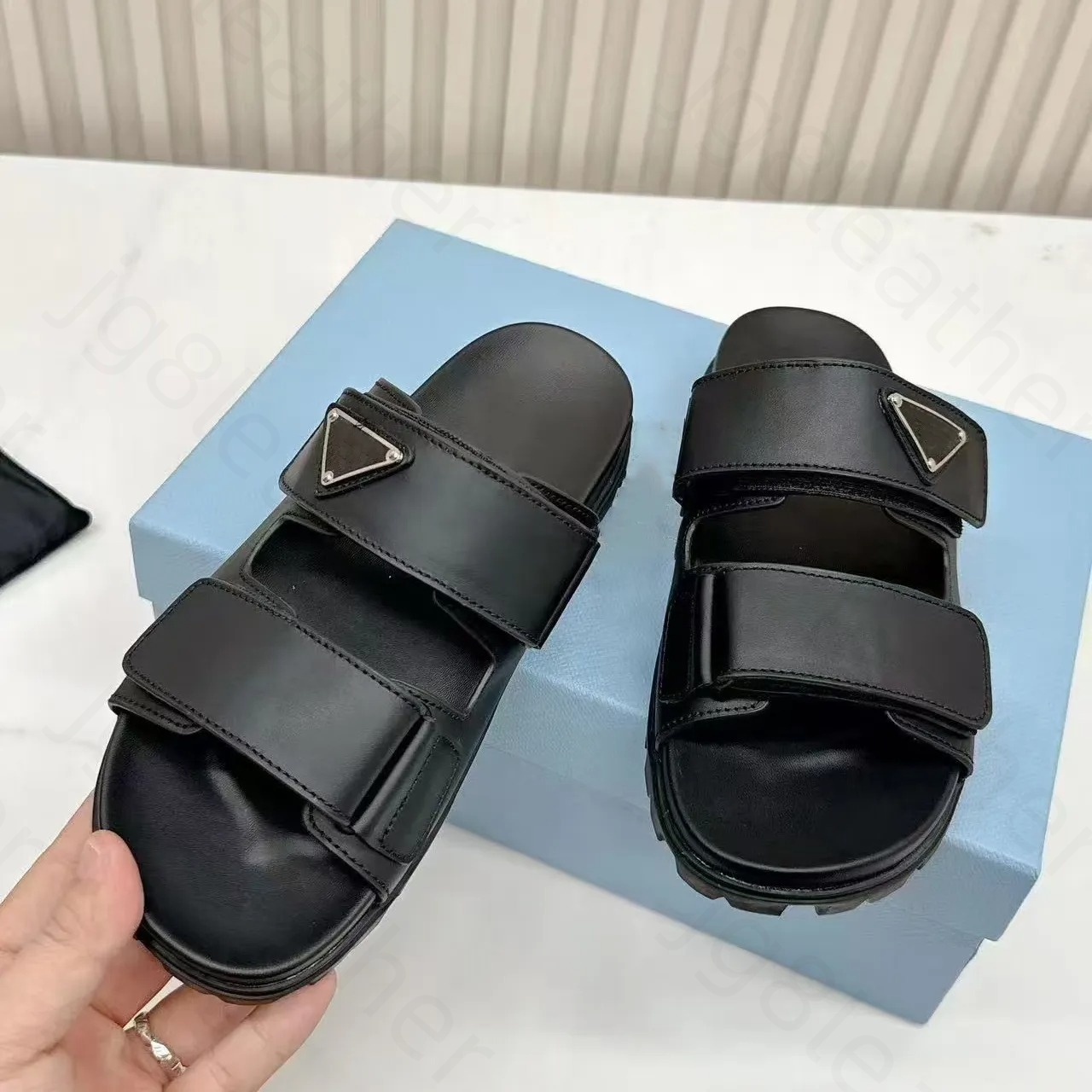 Designer Slippers For Womans Mens Luxury Sandals Lady Slider Triangle Logo P Summer Fashion Slides Womens Leather Single Button Thick Soled Sandals