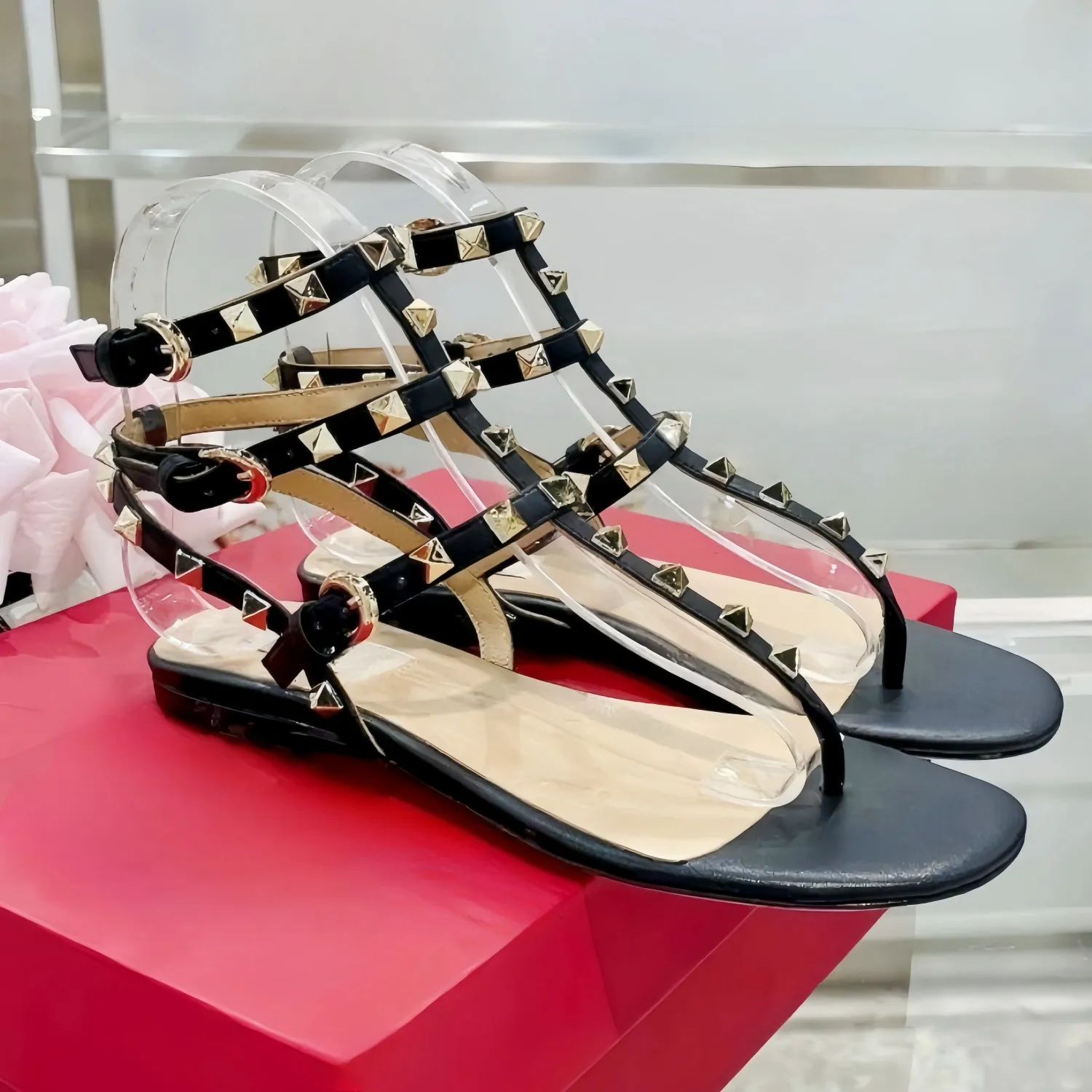 2026 Designer Sandals Women Designer Shoes Flat Bottom Wedding Shoes Genuine Leather Black Matte Three Belts Flip Sandal Red Dust Bag 35-44