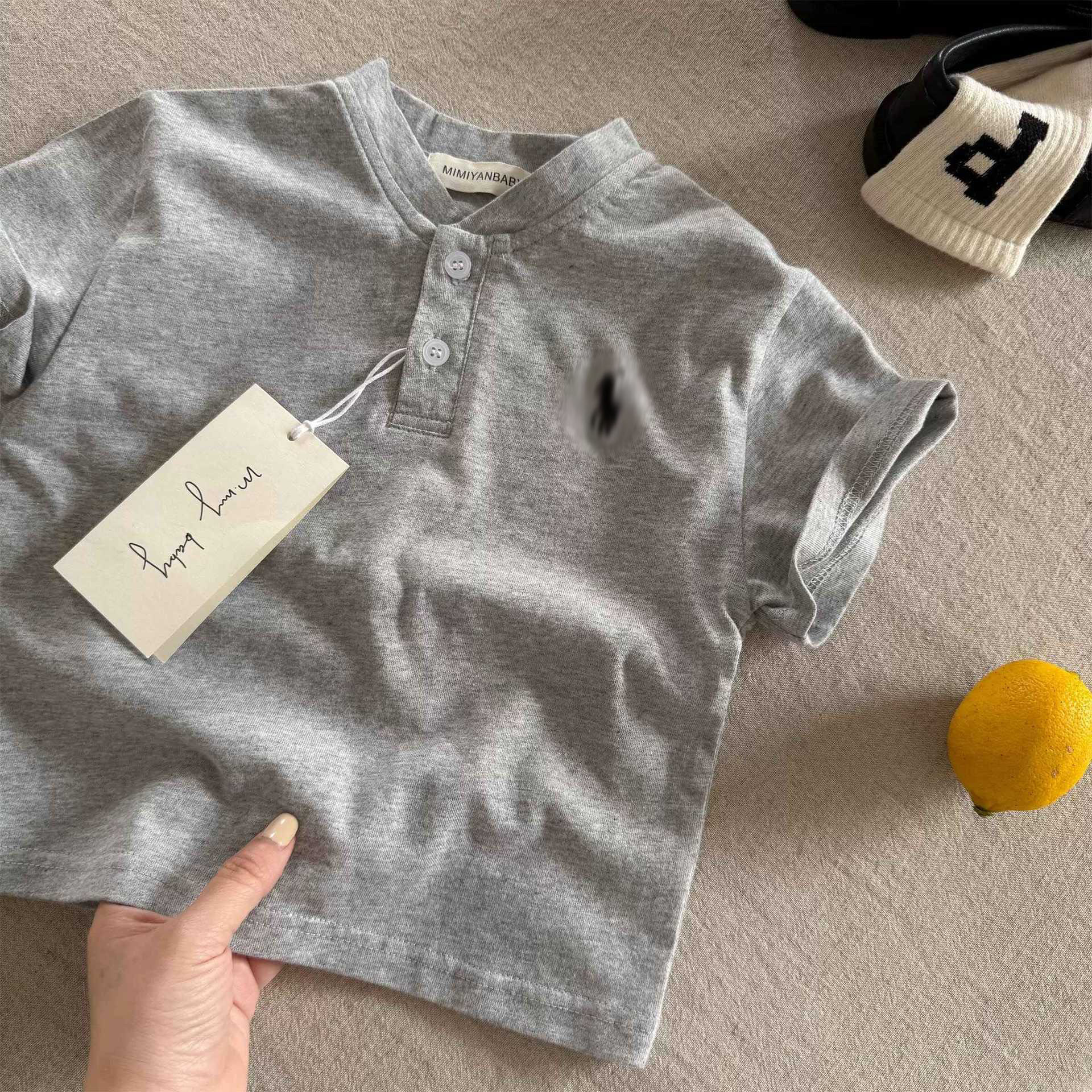 Designer Camiseta de manga corta de verano para niños y niñas, camiseta unisex a rayas para bebés con logotipo bordado, camiseta de moda informal su
