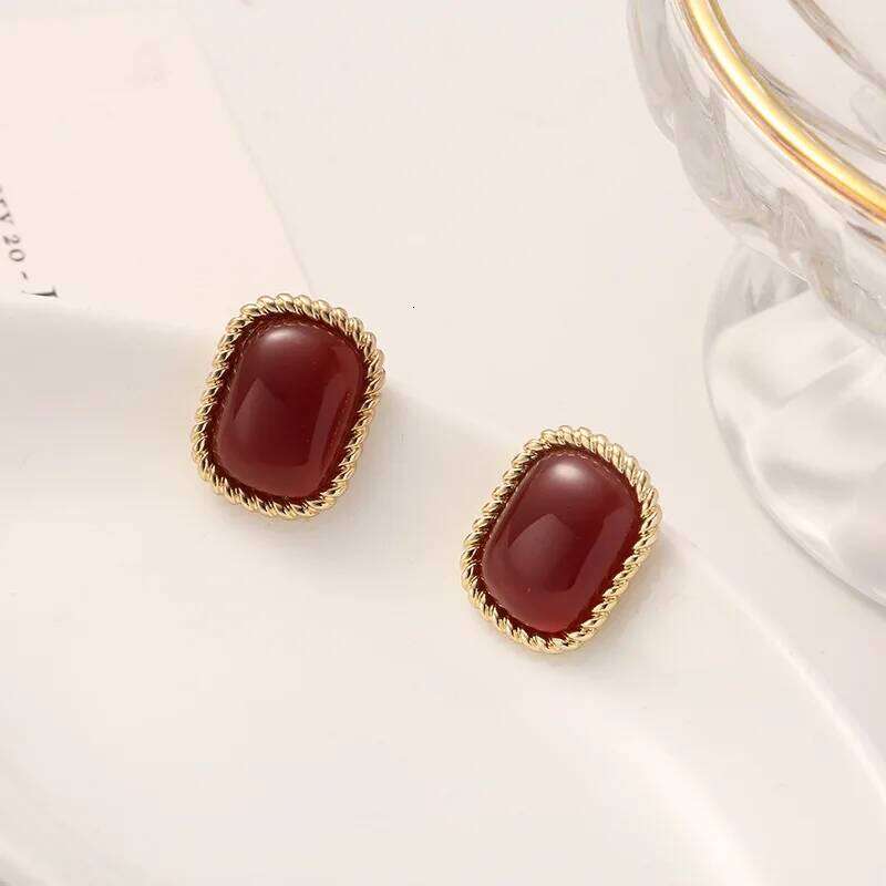 New Retro Simple Wine Red Resin Geometric Striped High-grade Earrings French Elegant Girl Fashion Exquisite Wild Wedding Jewelry H260309