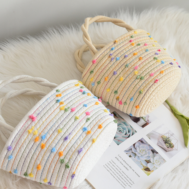 Sac fourre-tout chic en corde de coton unisexe C140 avec des accents de Mohair, un design à pois accrocheur