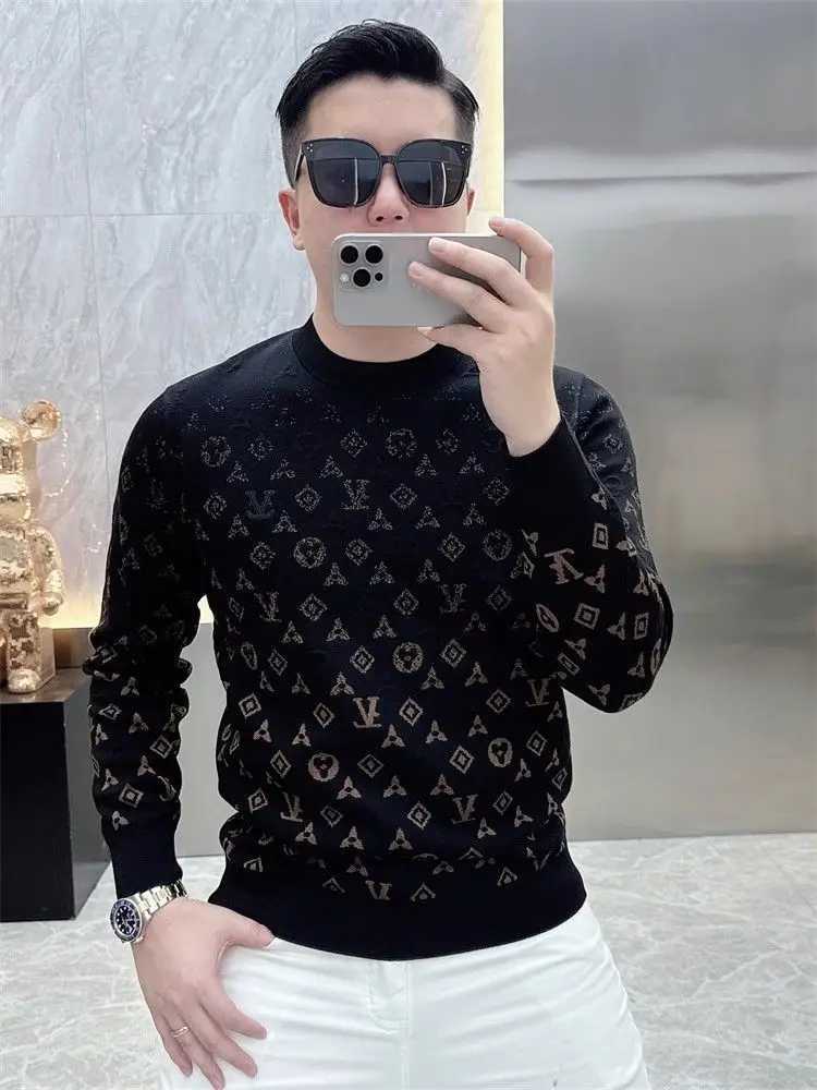 Design sense pull à col rond chaud à la mode beau polyvalent version coréenne T-shirt mince et mince vêtements pour hommes à la modeT260310