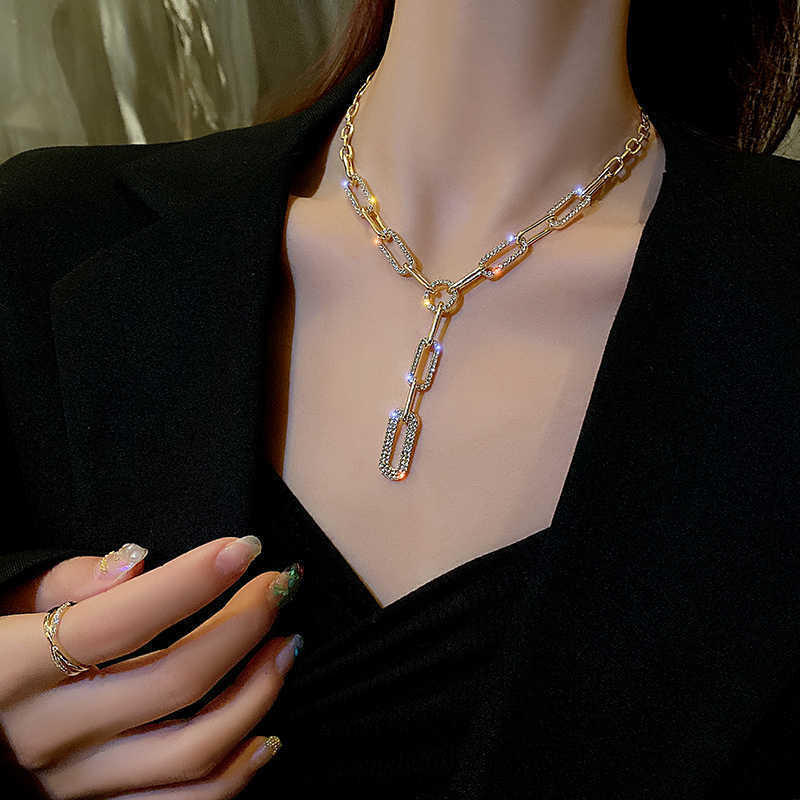 2026 New Designer Luxury Brand European And American Fashion Metal Y-shaped Stone Necklace Elegant And Exquisite Collarbone Chain Unique Niche Sweat