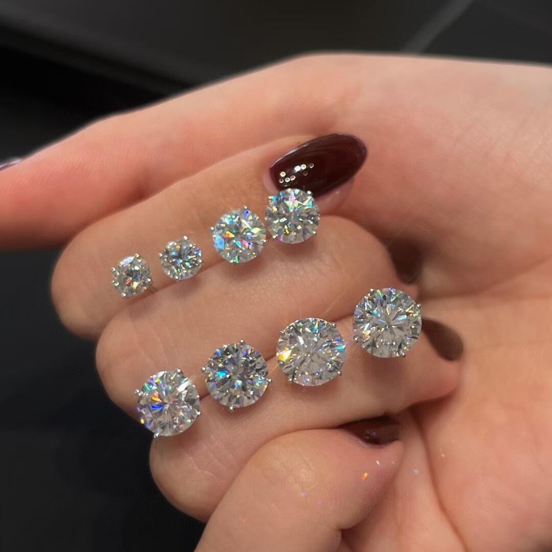 Rulalei Dazzling 6-Claw Round Cut Lab Moissanite Diamond 925 Sterling Silver Stud Earrings Wedding Party Jewelry Classic Solitaire Diamond Earring f