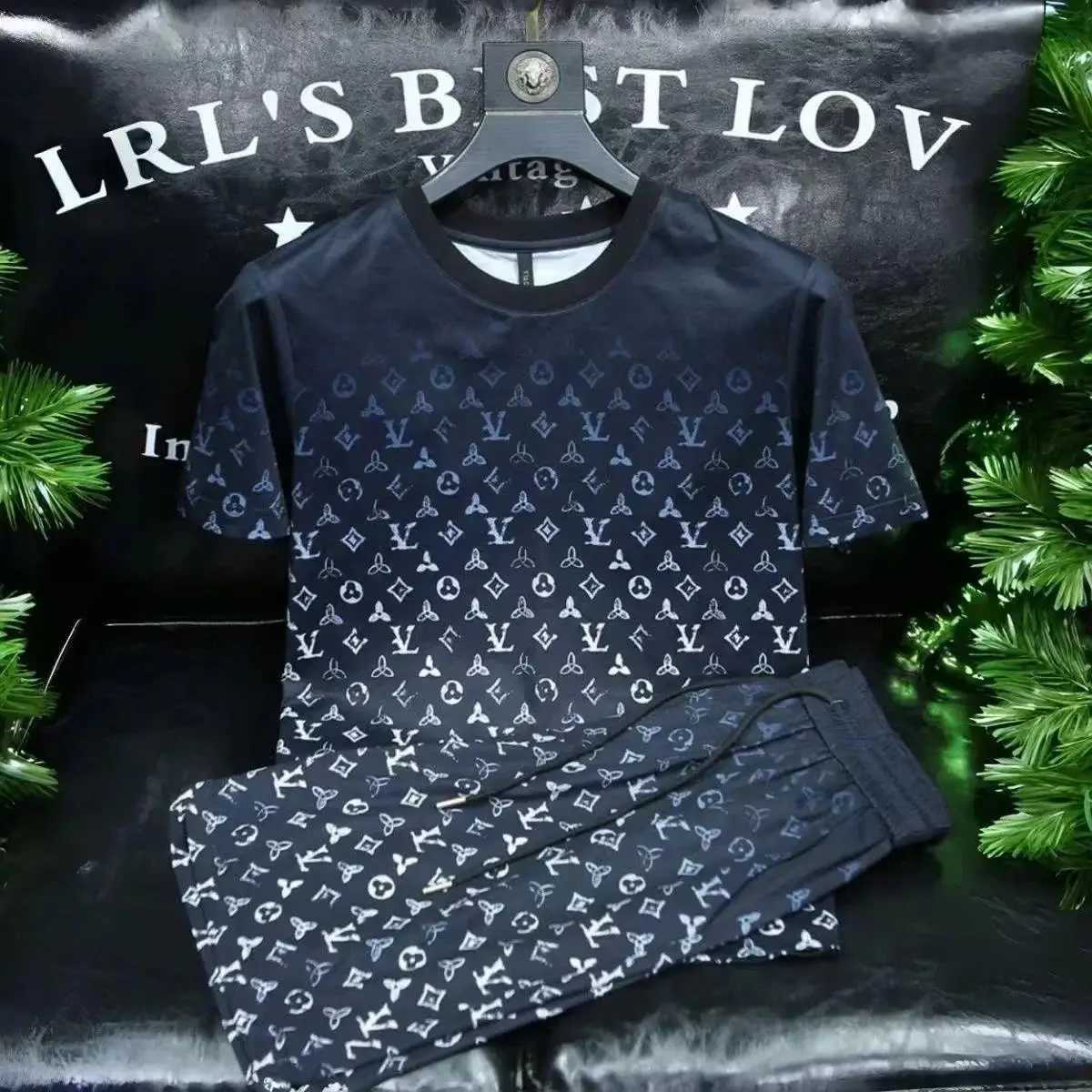 2025 Summer New Thin Shorts Mens Suit Shopping Mall The Same Hot Mens Fashion Brand Leisure Sports Clothes Conjunto De HombreT260310