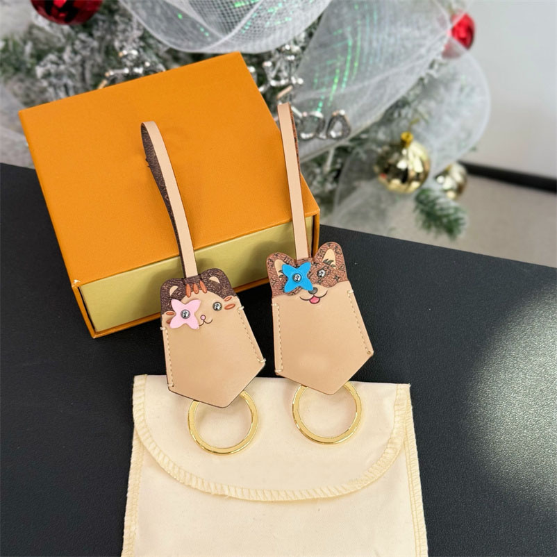 Keychains Lanyards Designer Cat Strap Bag Charms Keychains Stylish Gift For Her Elegant Fashion Accessory High Quality And Trendy Key FobA
