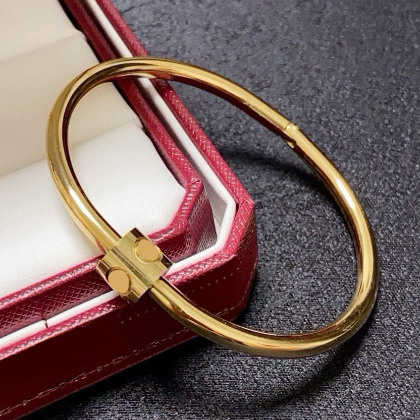 Bracelet en or classique de créateur, 5 bracelets à la mode et polyvalents pour couple, 8 bijoux, livré avec 0 coffret cadeau