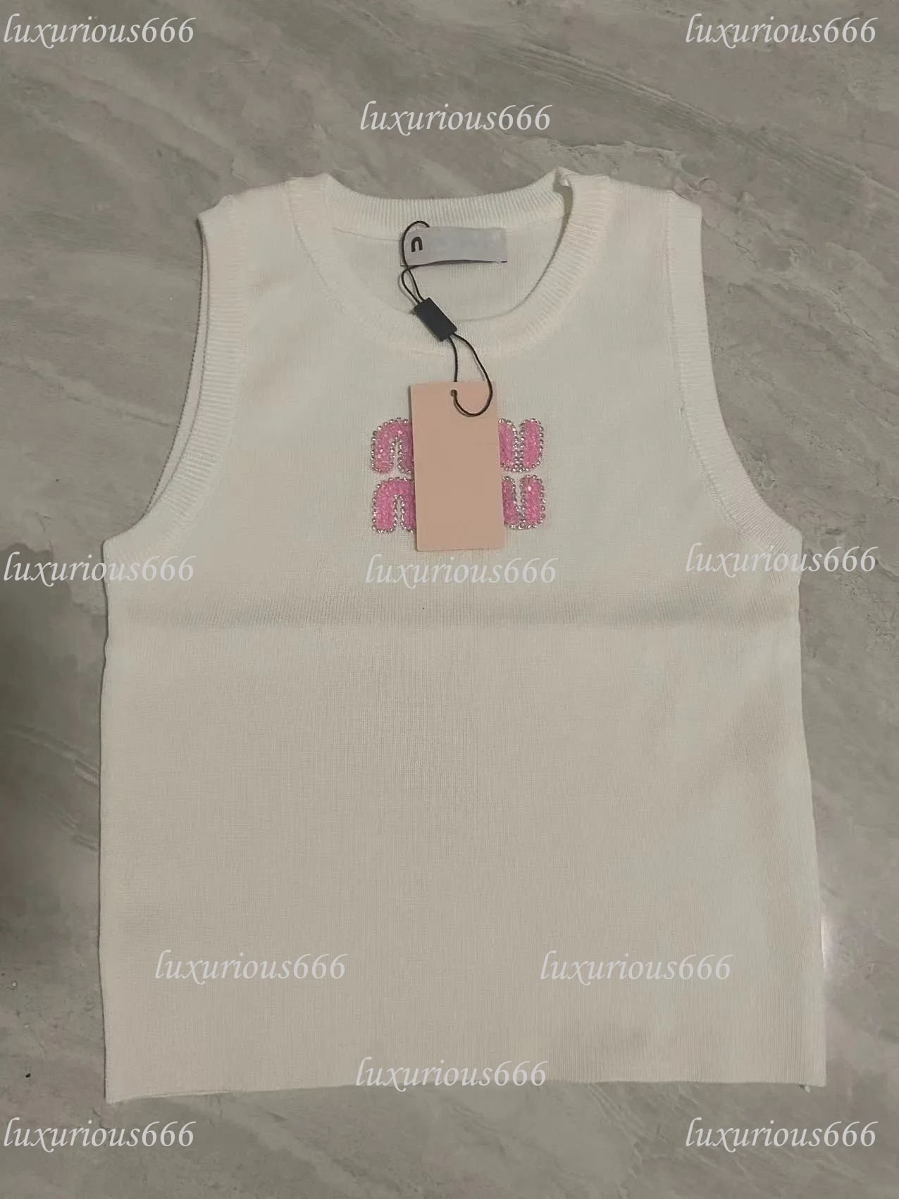2026 New Miu Mlui Shirt Womens MM T Shirts Designer Clothes Women Sexy Halter Tops Party Crop Embroidered Tank Spring Summer Backles Top 867