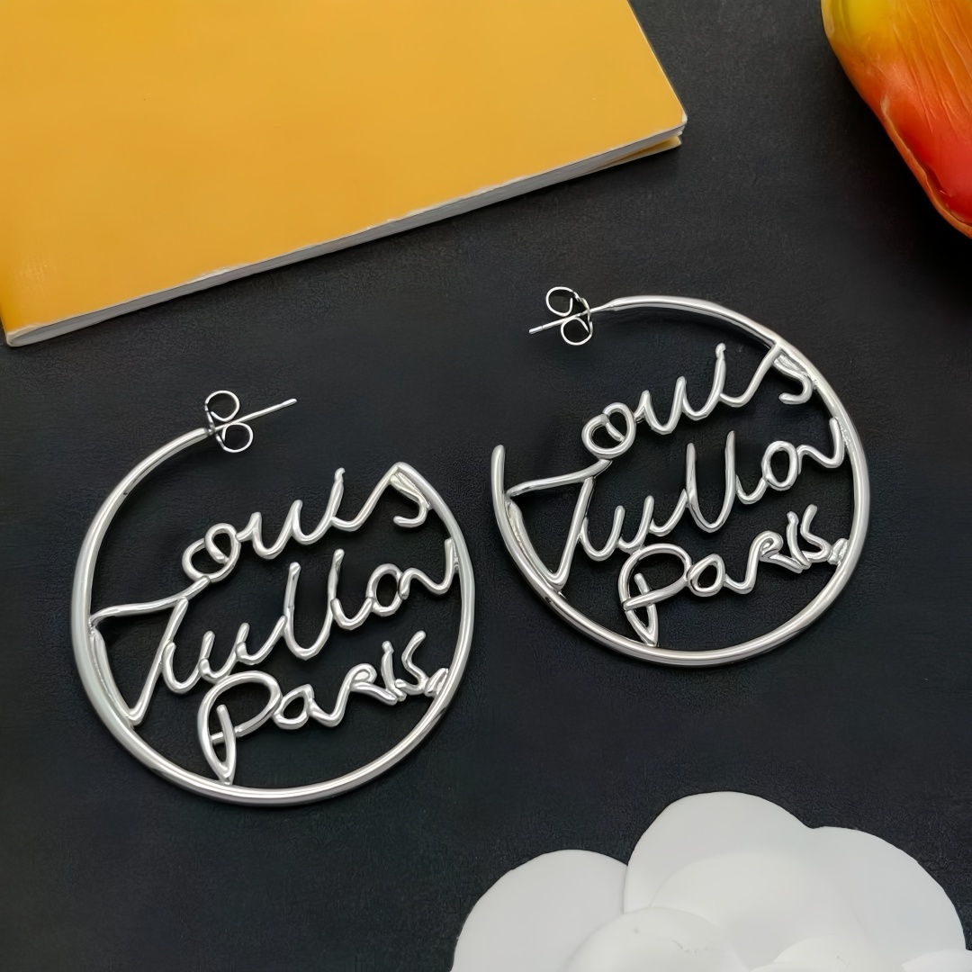 Designer Jewelry silver Earrings Designer V Script Earring Women Essential V Stud Diamond Luxury Earring Wedding Party Birthday Gift Hip Hop Jewe-image-1097588709