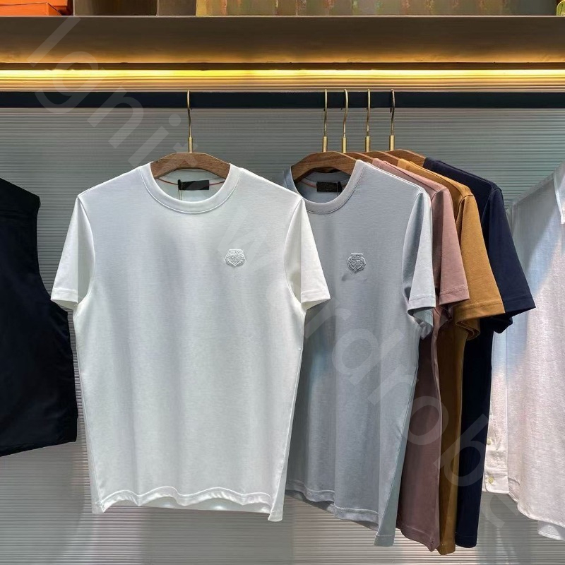 Designer de luxe Summer Designer Hommes T-shirts Coton Col rond Manches courtes T-shirt style décontracté L1289