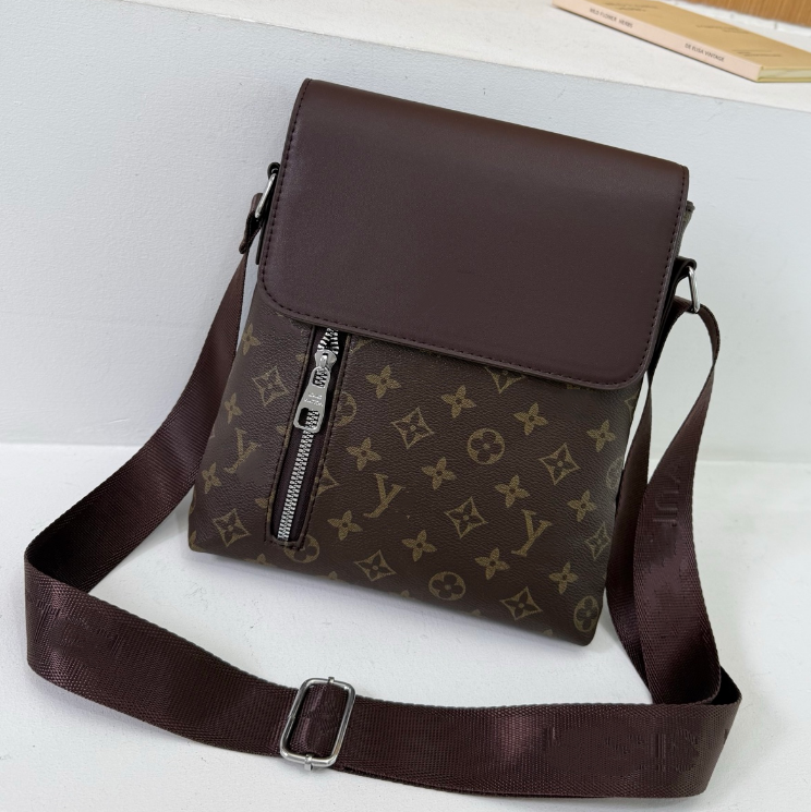 designer bag Messenger Bag Mens Shoulder Bags Mans Crossbody Purse Travel Outdoor Packs Male Luxurys bags Casual Cross Body bookbag Men bag sacoche
