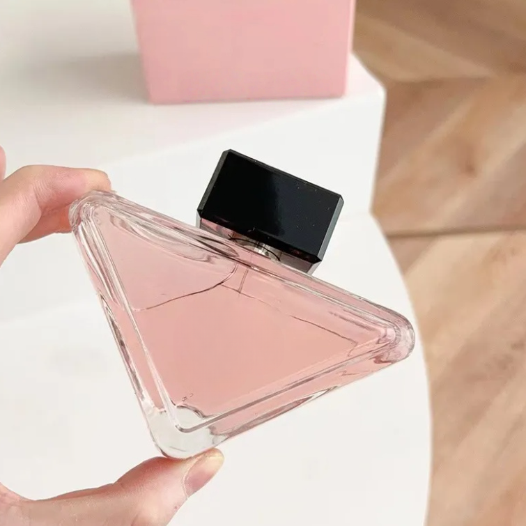 Nouveau Designer Femmes Parfum INTENSE PARFUM EAU DE PARFUM VAPORISATEUR SPRAY 100Ml Lady Girl Cologne Longue Durée Bonne Odeur