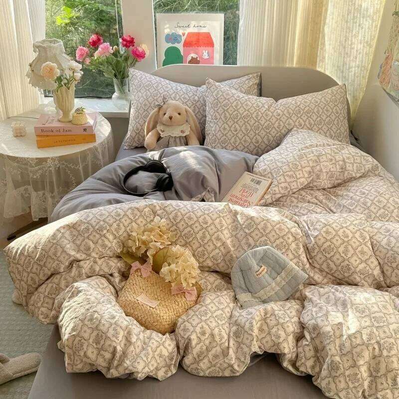 2025 new printing small fresh skin-friendly and comfortable quilt cover four-piece bedding student dormitory three-piece set H260312-image-1097373709