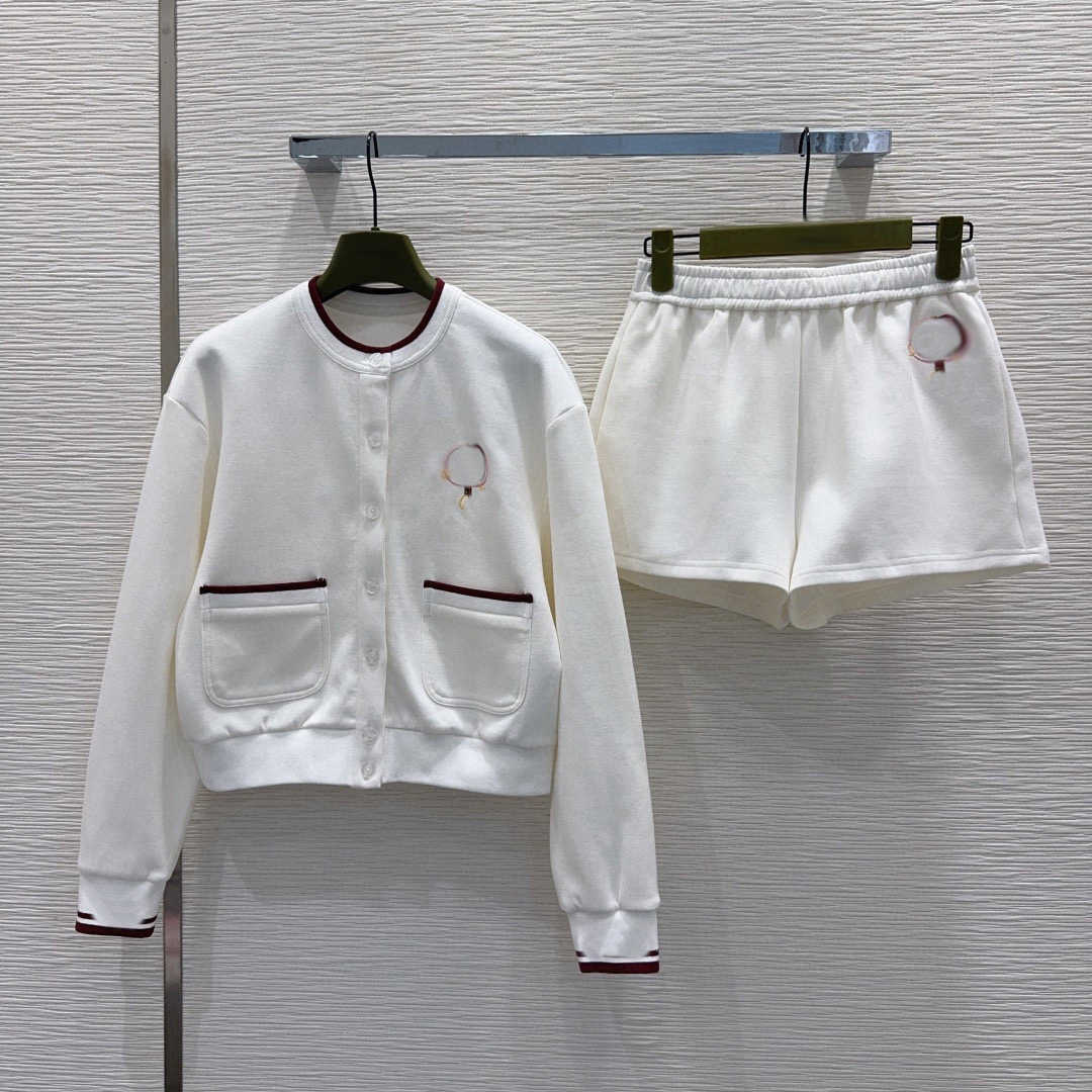 Nouvel Été Décontracté Short Costume Femme Parfum Deux Pièces Ensemble Pour Les Femmes Ensembles Assortis Costumes Avec Short D'été 2 Pièces tenu